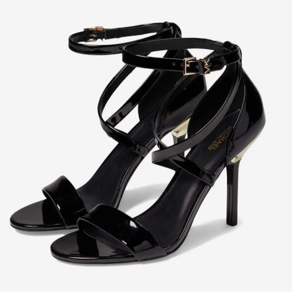 Michael Kors Shoes - NEW💕MICHAEL KORS Astrid Sandal in Black Size 9
